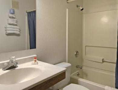 Super 8 By Wyndham Lake George/Warrensburg Area Phòng bức ảnh